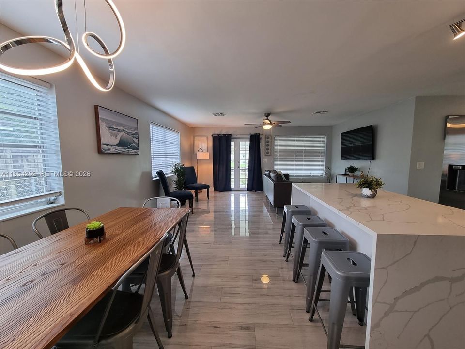 На продажу: $599,999 (3 спален, 2 ванн, 1161 Квадратных фут)