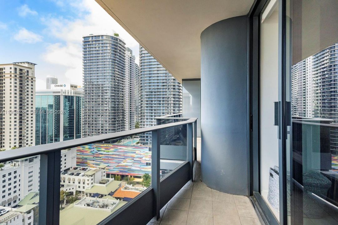 En Venta: $825,000 (1 camas, 1 baños, 826 Pies cuadrados)