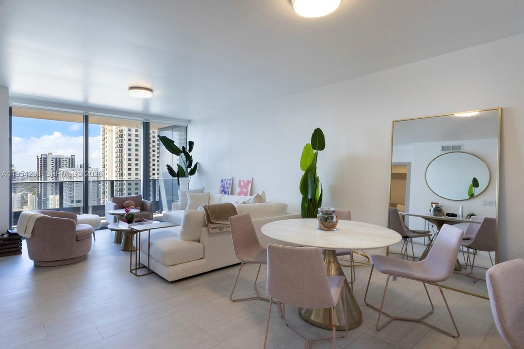 En Venta: $825,000 (1 camas, 1 baños, 826 Pies cuadrados)
