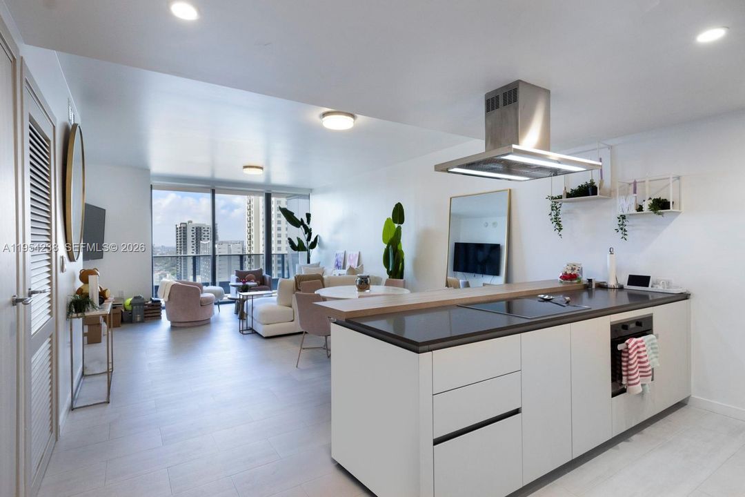 En Venta: $825,000 (1 camas, 1 baños, 826 Pies cuadrados)