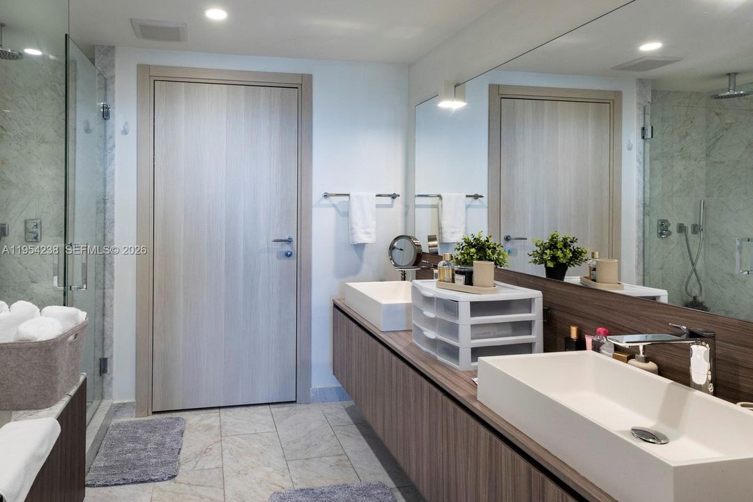 En Venta: $825,000 (1 camas, 1 baños, 826 Pies cuadrados)