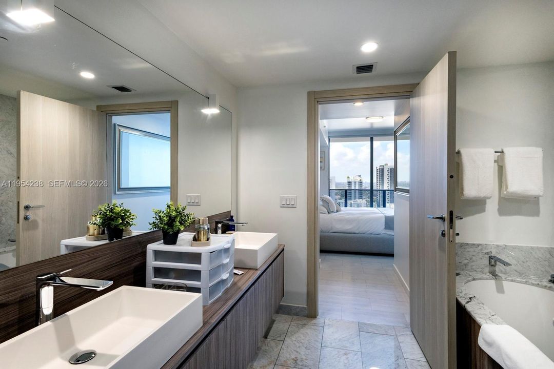 En Venta: $825,000 (1 camas, 1 baños, 826 Pies cuadrados)