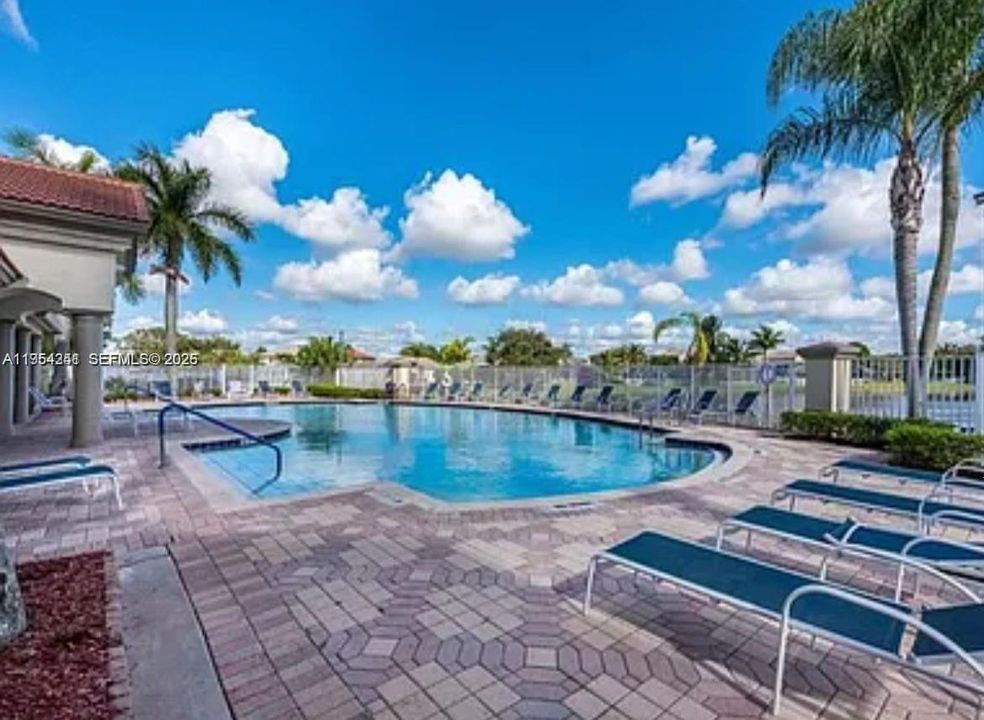 For Sale: $770,000 (5 beds, 3 baths, 2608 Square Feet)