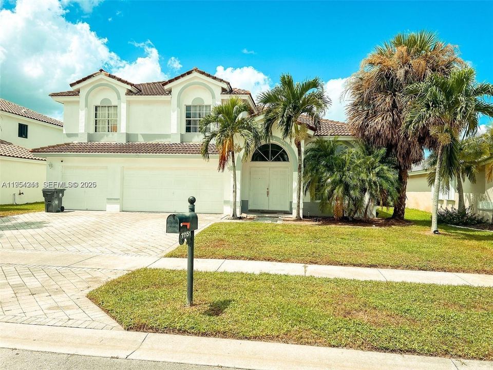 For Sale: $770,000 (5 beds, 3 baths, 2608 Square Feet)