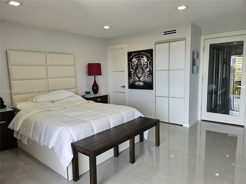 Recientemente alquilado: $5,500 (2 camas, 2 baños, 1330 Pies cuadrados)