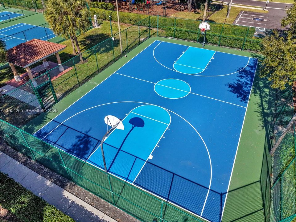 Vendido Recientemente: $675,000 (4 camas, 2 baños, 0 Pies cuadrados)