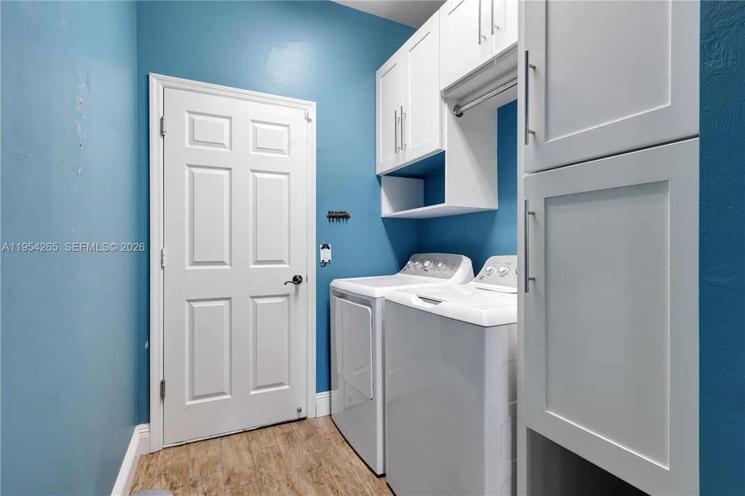 Vendido Recientemente: $675,000 (4 camas, 2 baños, 0 Pies cuadrados)