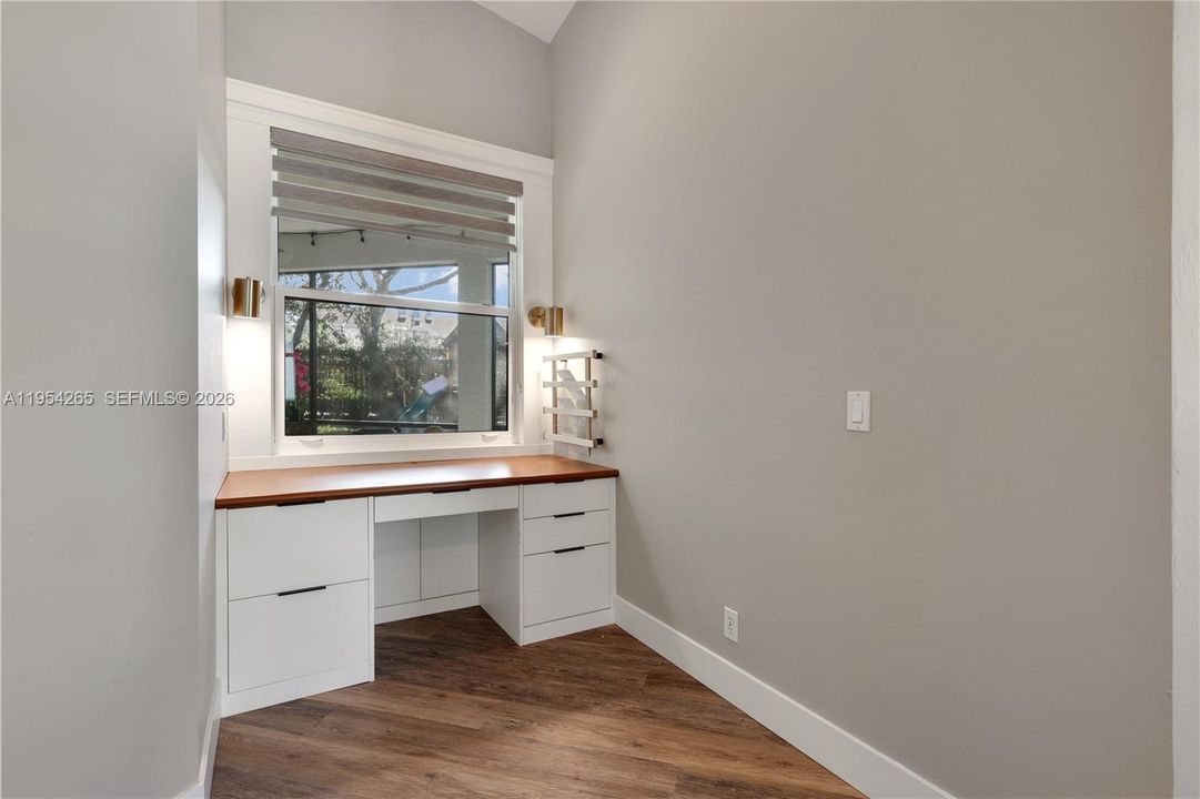 Vendido Recientemente: $675,000 (4 camas, 2 baños, 0 Pies cuadrados)