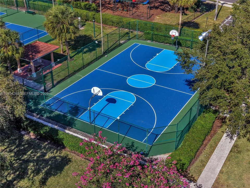 Vendido Recientemente: $675,000 (4 camas, 2 baños, 0 Pies cuadrados)
