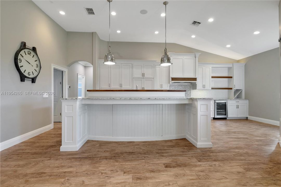 Vendido Recientemente: $675,000 (4 camas, 2 baños, 0 Pies cuadrados)