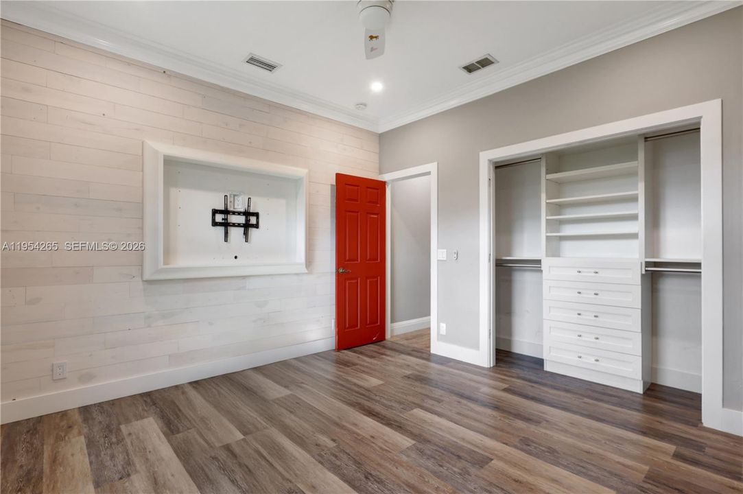Vendido Recientemente: $675,000 (4 camas, 2 baños, 0 Pies cuadrados)