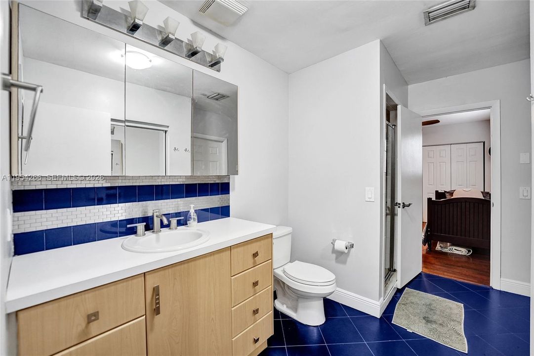 Activo con contrato: $1,450,000 (6 camas, 3 baños, 2604 Pies cuadrados)