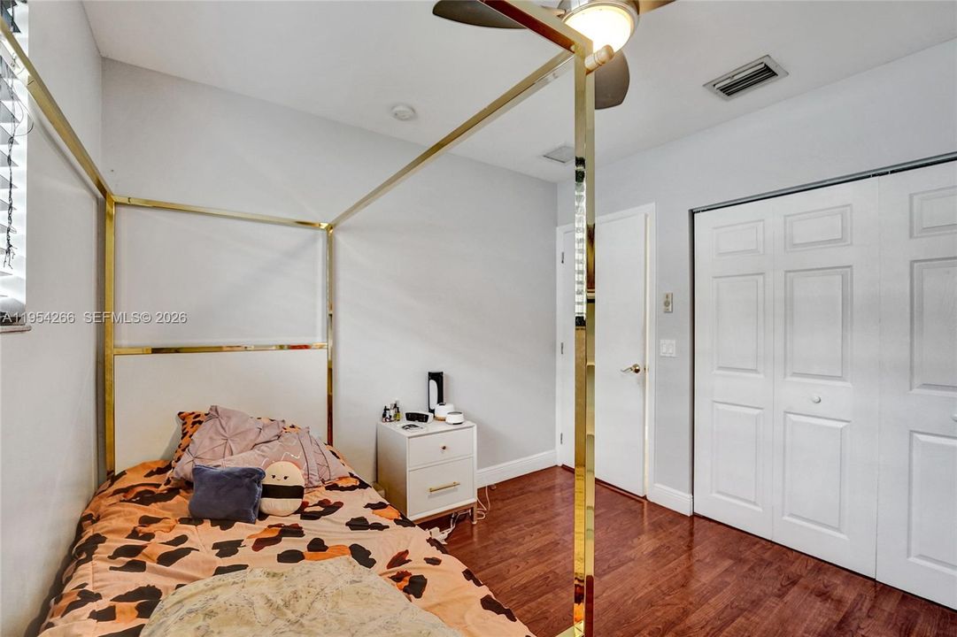 Activo con contrato: $1,450,000 (6 camas, 3 baños, 2604 Pies cuadrados)