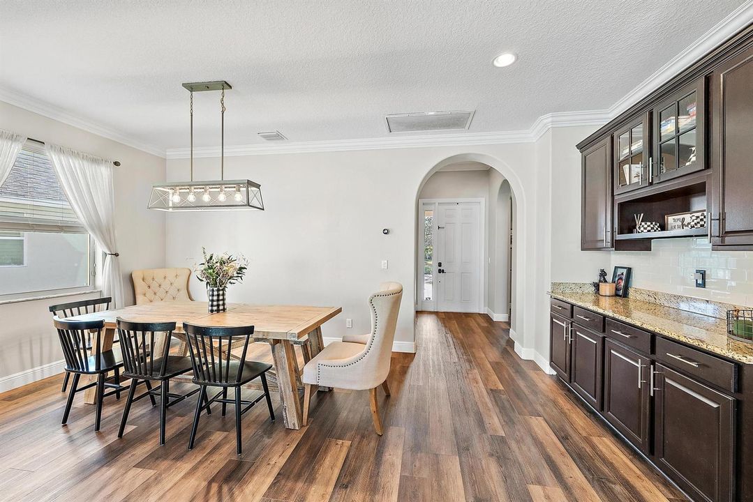Dining with Bar Area