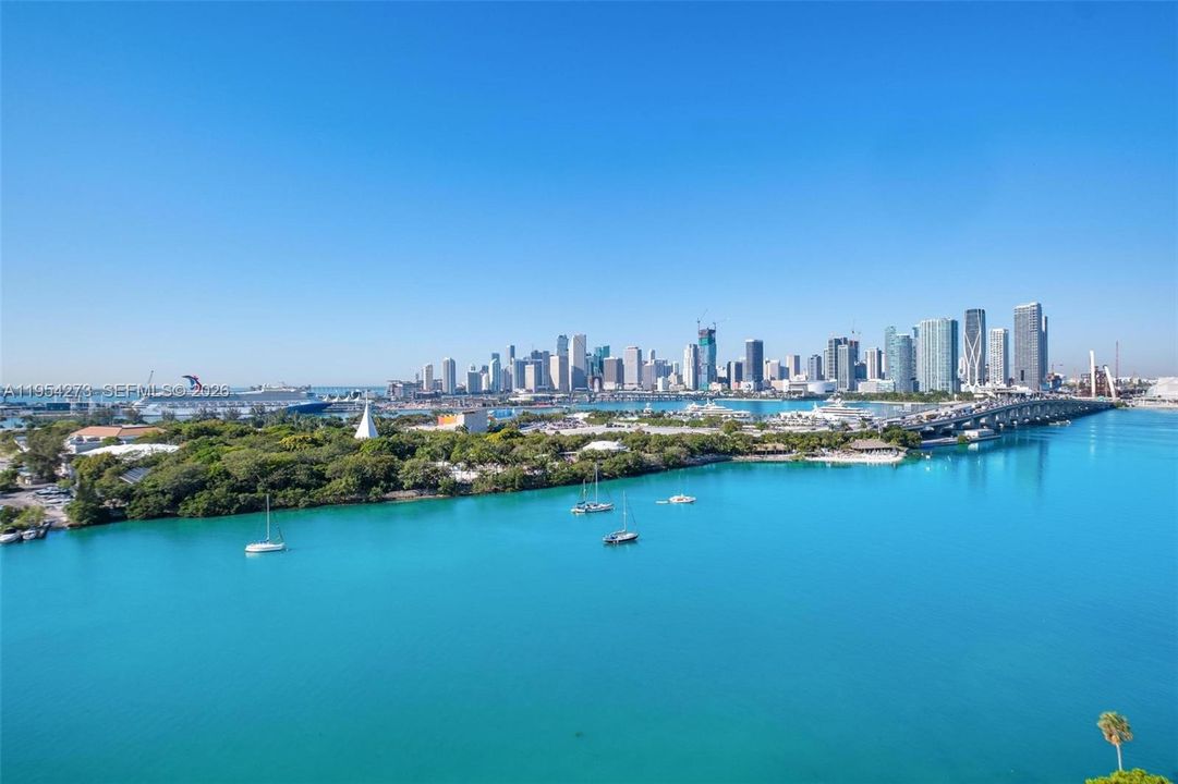 Activo con contrato: $9,900 (2 camas, 2 baños, 1830 Pies cuadrados)