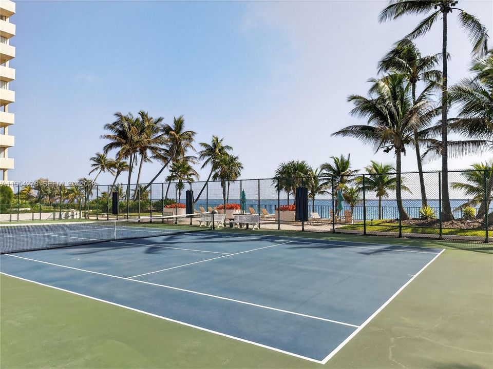 待售: $435,000 (1 贝兹, 1 浴室, 1080 平方英尺)
