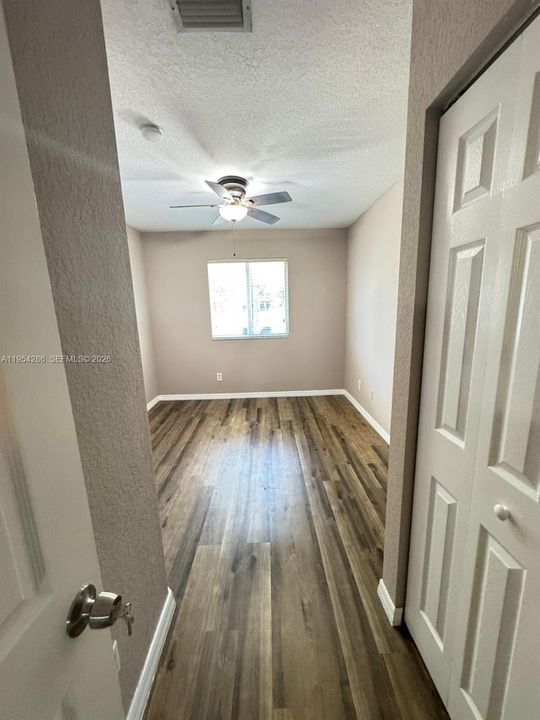 En Venta: $289,000 (3 camas, 2 baños, 1318 Pies cuadrados)