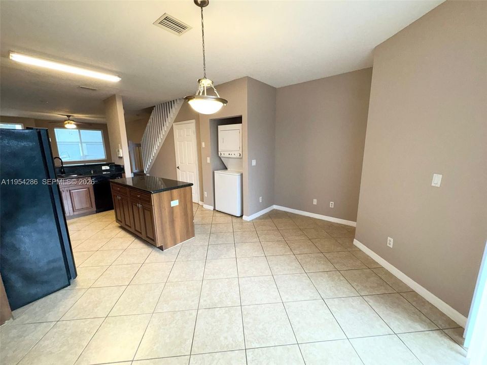 En Venta: $289,000 (3 camas, 2 baños, 1318 Pies cuadrados)