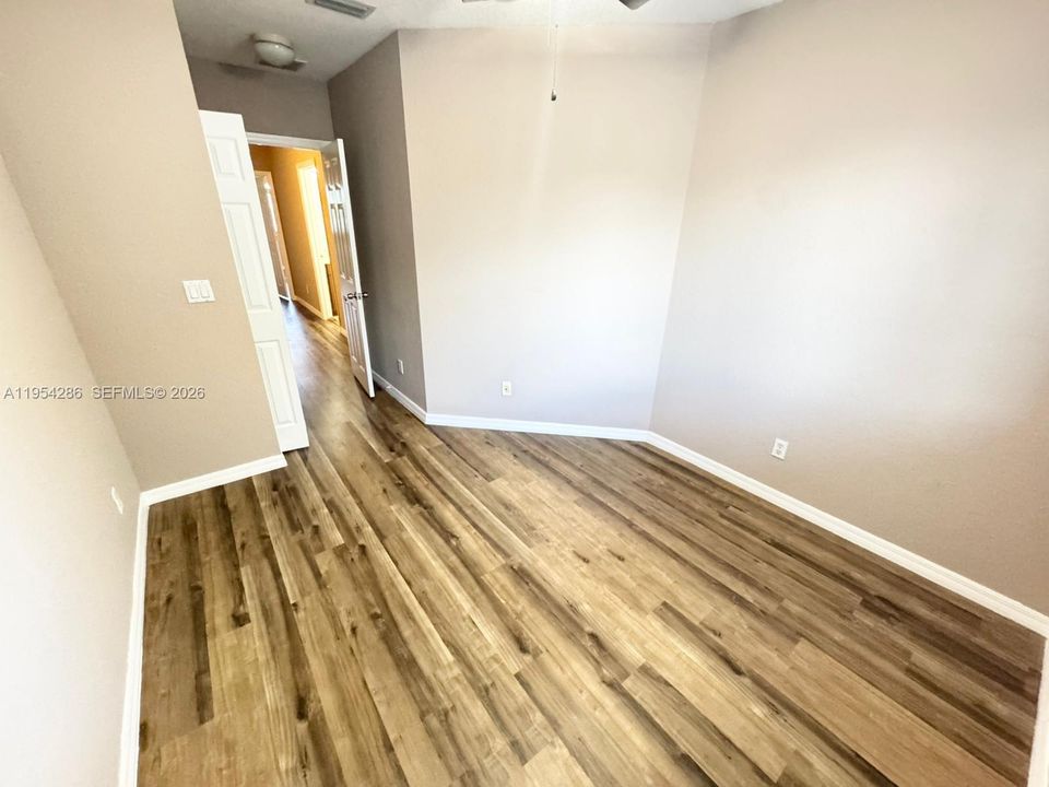 En Venta: $289,000 (3 camas, 2 baños, 1318 Pies cuadrados)