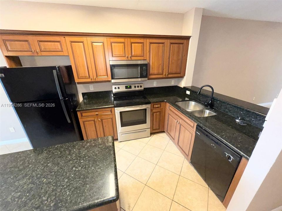 En Venta: $289,000 (3 camas, 2 baños, 1318 Pies cuadrados)