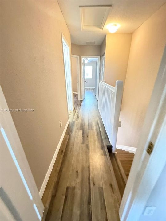 En Venta: $289,000 (3 camas, 2 baños, 1318 Pies cuadrados)