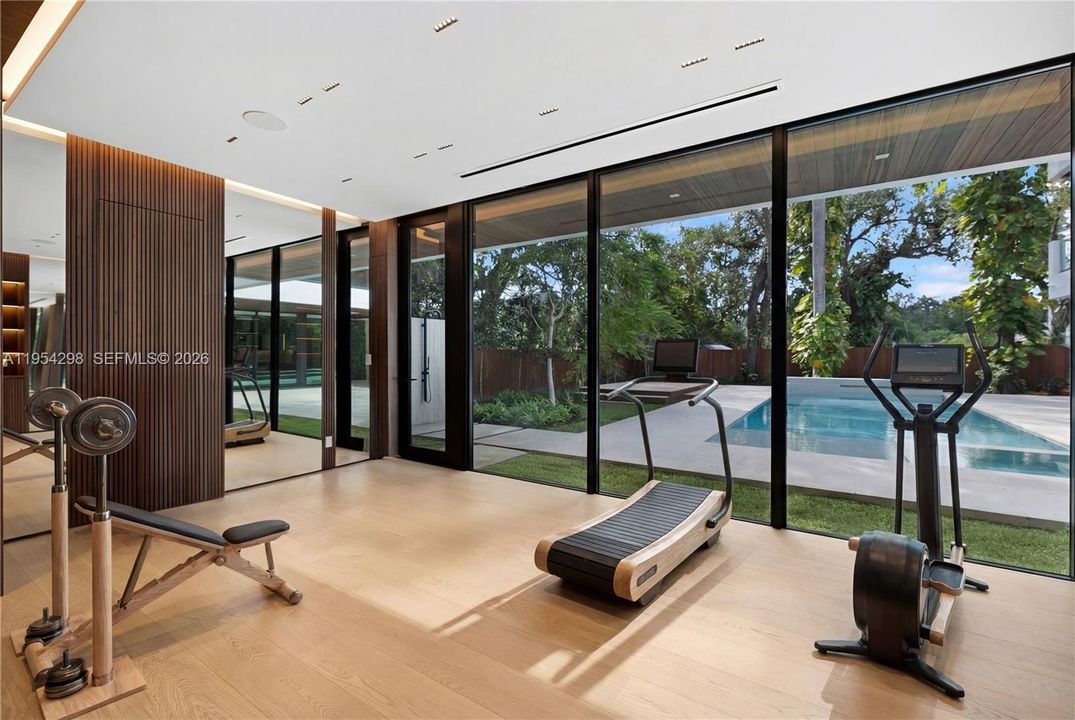 For Sale: $16,992,000 (6 beds, 7 baths, 10689 Square Feet)