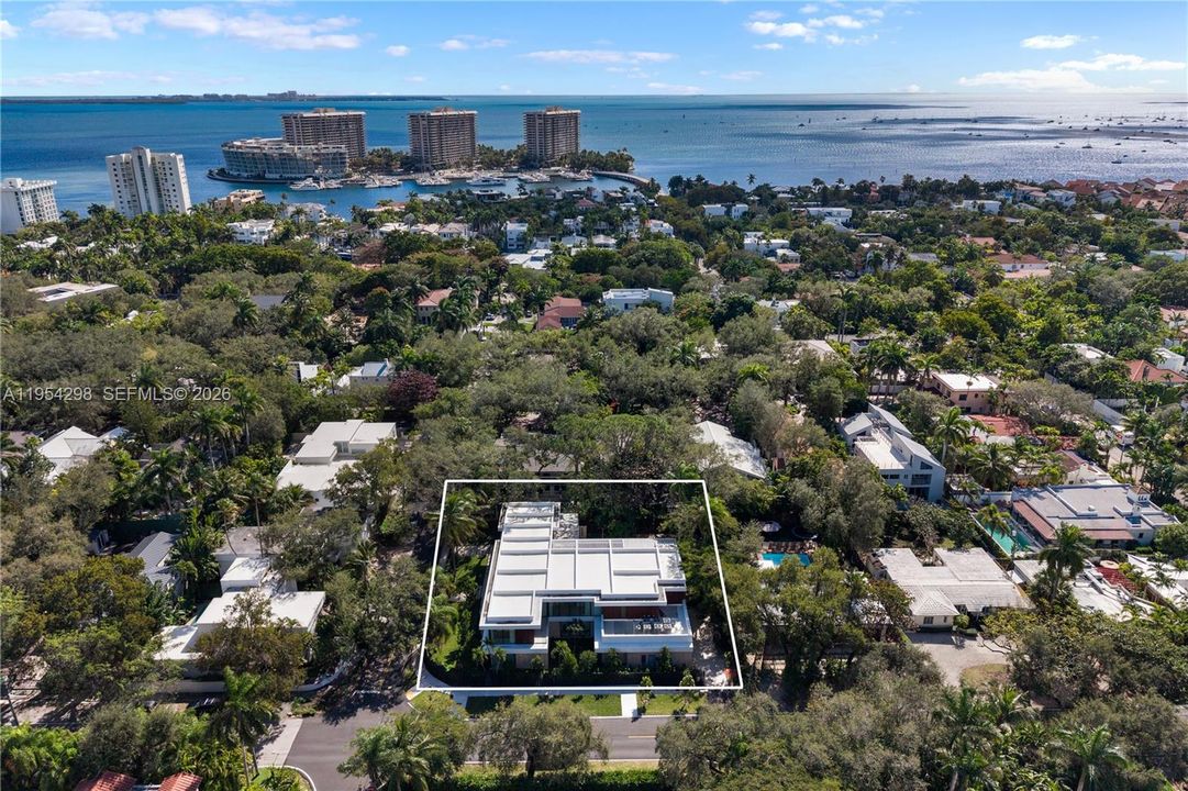 For Sale: $16,992,000 (6 beds, 7 baths, 10689 Square Feet)