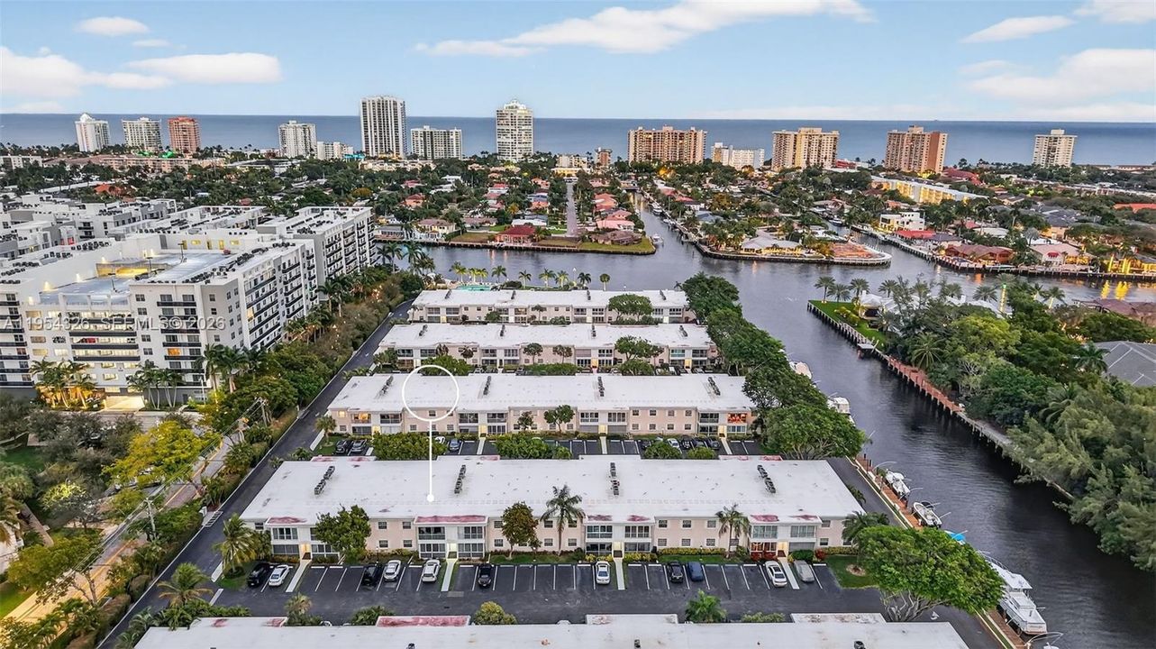 На продажу: $399,000 (2 спален, 2 ванн, 1200 Квадратных фут)