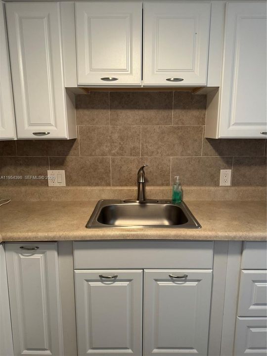 En Venta: $159,500 (1 camas, 1 baños, 785 Pies cuadrados)