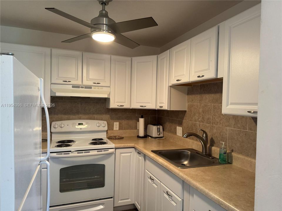 En Venta: $159,500 (1 camas, 1 baños, 785 Pies cuadrados)