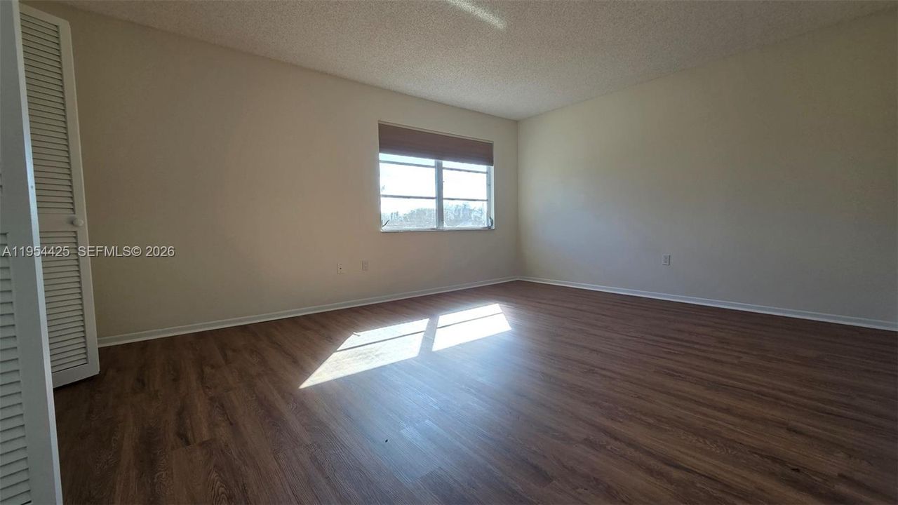 For Rent: $2,200 (2 beds, 2 baths, 1348 Square Feet)