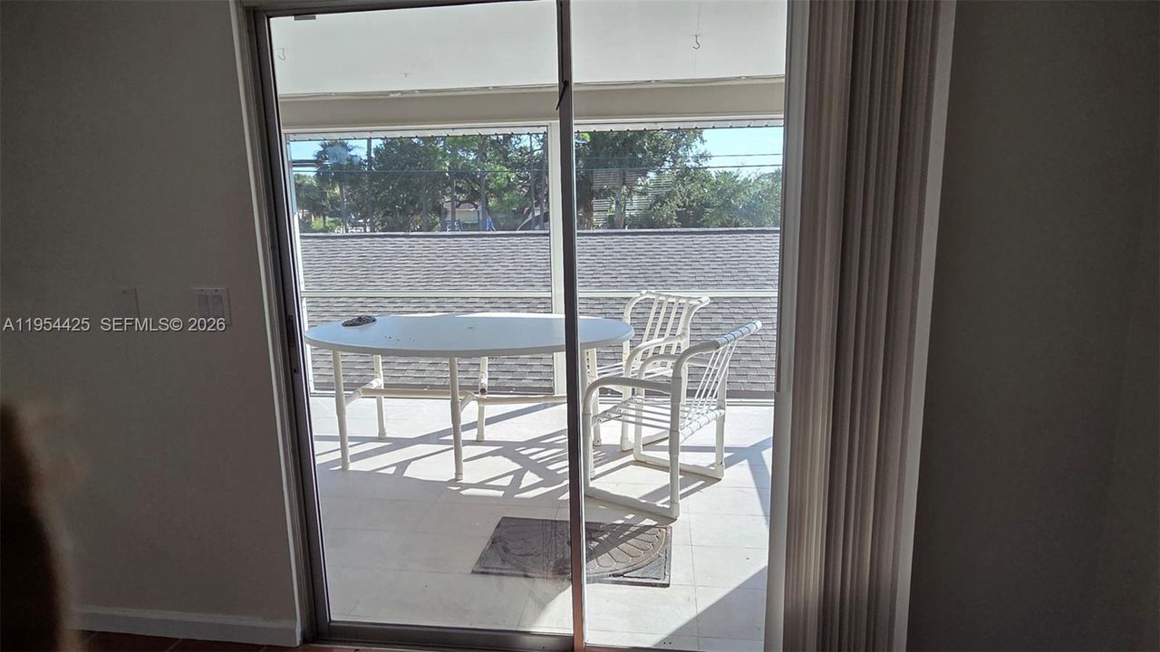 For Rent: $2,200 (2 beds, 2 baths, 1348 Square Feet)