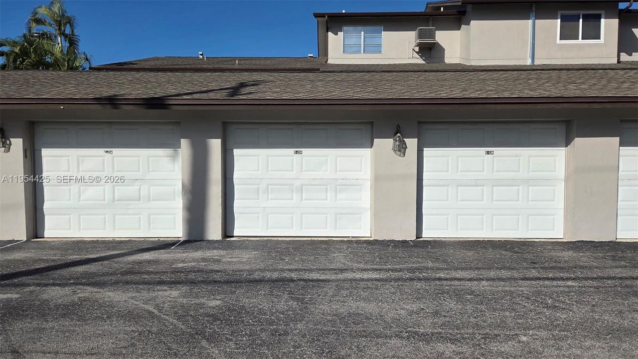 For Rent: $2,200 (2 beds, 2 baths, 1348 Square Feet)