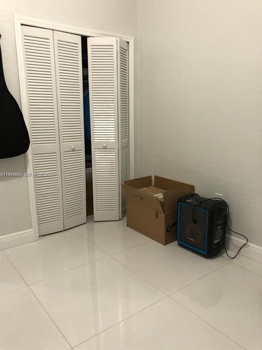 Activo con contrato: $220,000 (2 camas, 2 baños, 919 Pies cuadrados)