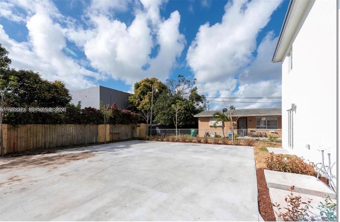 Recently Sold: $729,999 (0 beds, 0 baths, 2374 Square Feet)