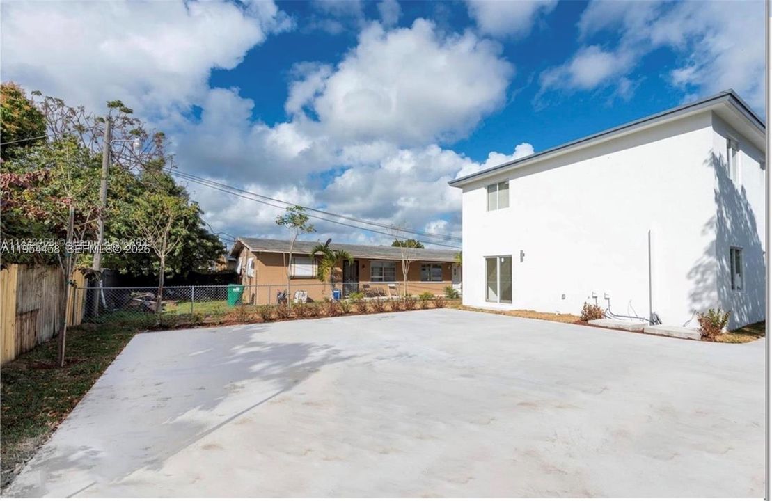 Recently Sold: $729,999 (0 beds, 0 baths, 2374 Square Feet)