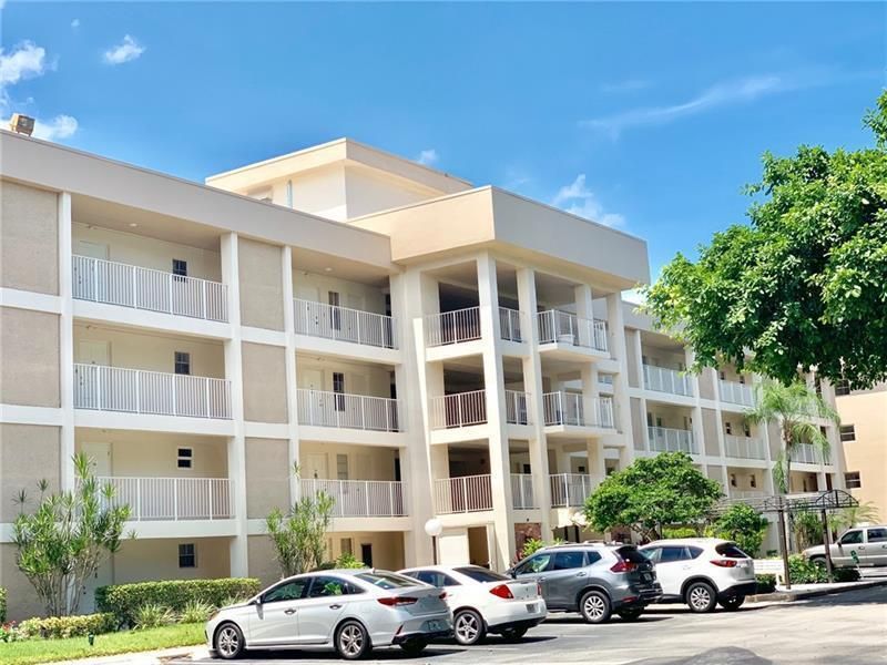 Building PALM AIRE 23