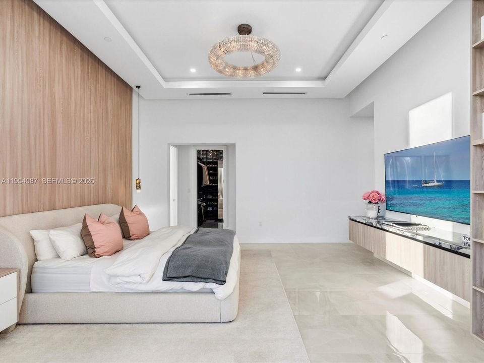 Vendido Recientemente: $4,250,000 (5 camas, 5 baños, 5530 Pies cuadrados)
