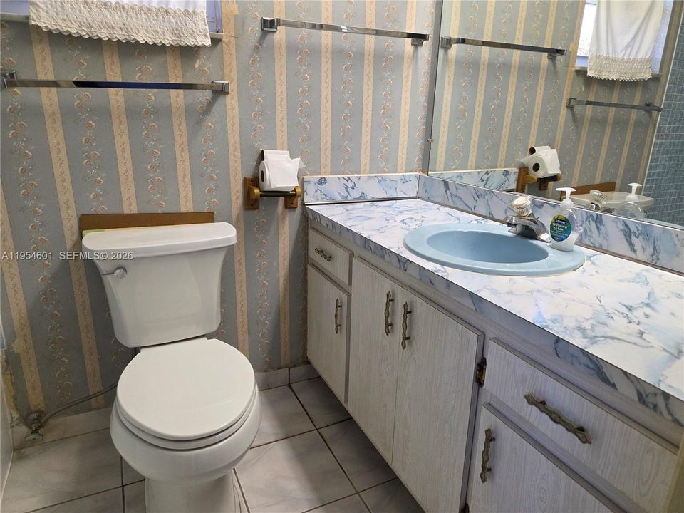 Под контрактом: $275,000 (2 спален, 2 ванн, 1624 Квадратных фут)