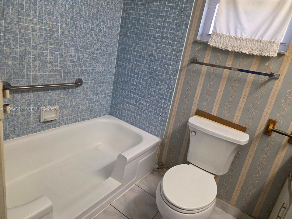 Под контрактом: $275,000 (2 спален, 2 ванн, 1624 Квадратных фут)
