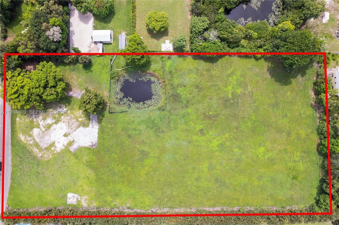 На продажу: $3,650,000 (5.00 acres)