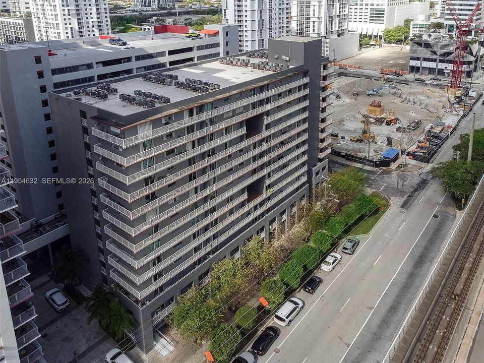 待售: $400,000 (2 贝兹, 2 浴室, 880 平方英尺)