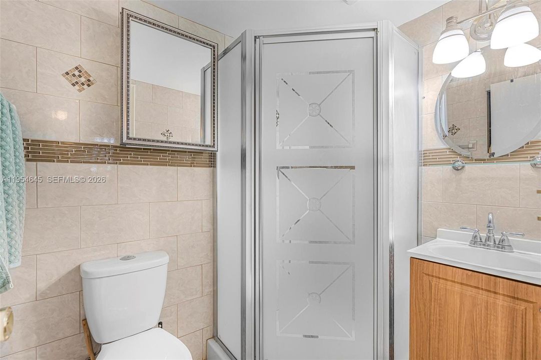 На продажу: $164,900 (2 спален, 2 ванн, 1148 Квадратных фут)