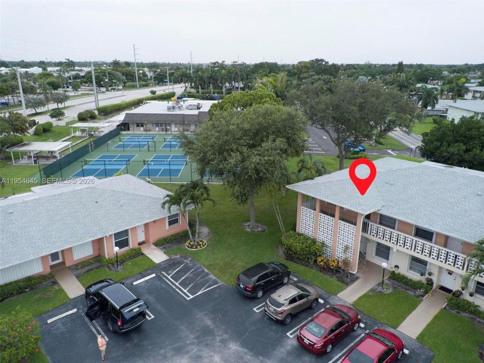 На продажу: $164,900 (2 спален, 2 ванн, 1148 Квадратных фут)