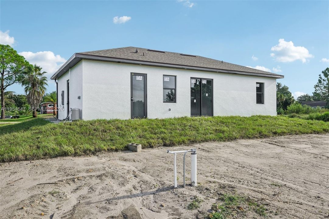 Recently Sold: $240,000 (3 beds, 3 baths, 1055 Square Feet)