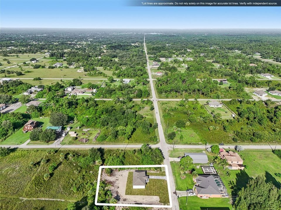 Recently Sold: $240,000 (3 beds, 3 baths, 1055 Square Feet)