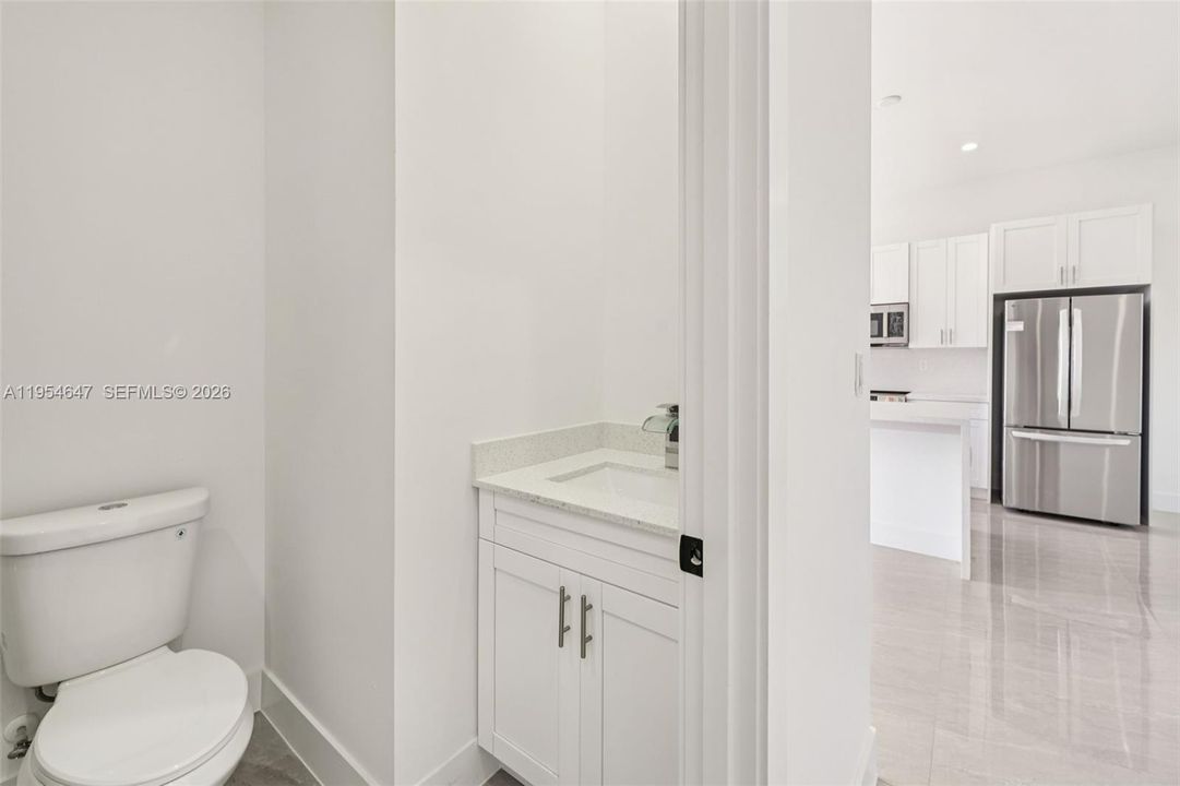 Recently Sold: $240,000 (3 beds, 3 baths, 1055 Square Feet)