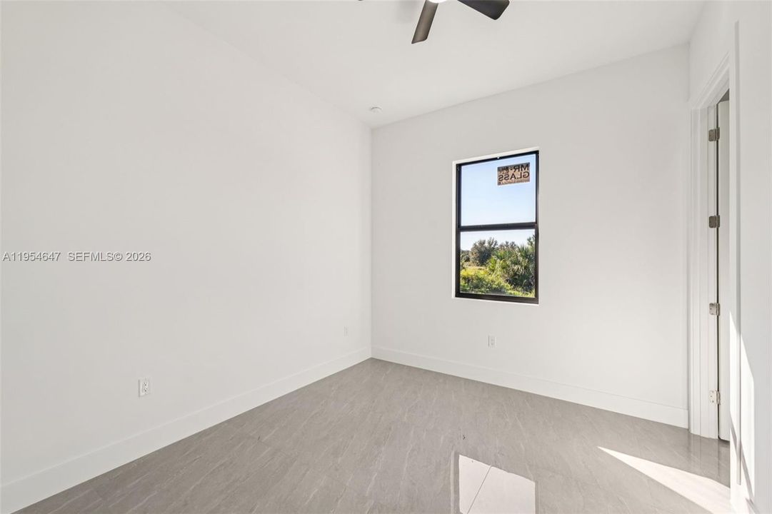 Recently Sold: $240,000 (3 beds, 3 baths, 1055 Square Feet)