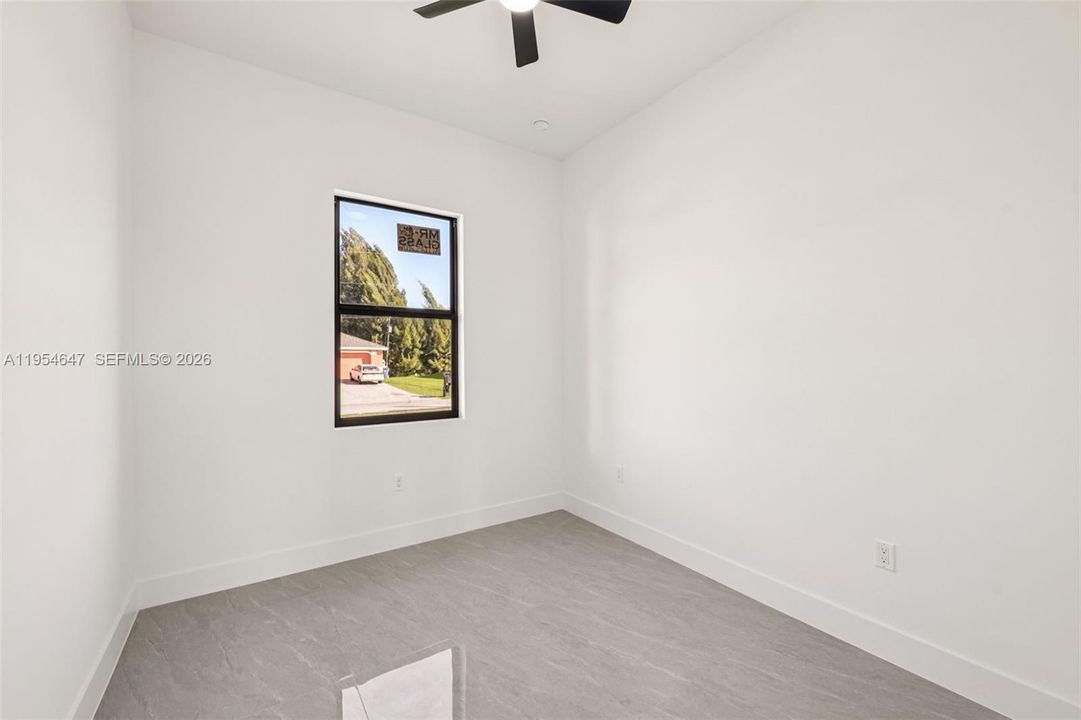 Recently Sold: $240,000 (3 beds, 3 baths, 1055 Square Feet)