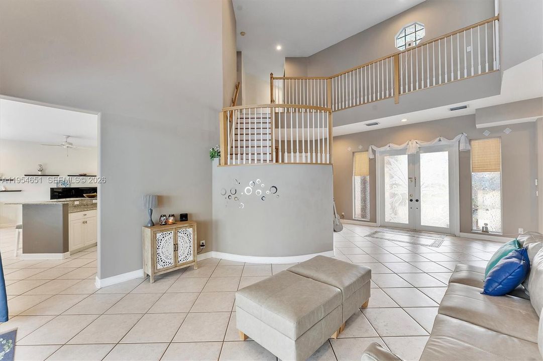 Recently Sold: $1,088,000 (6 beds, 4 baths, 3652 Square Feet)